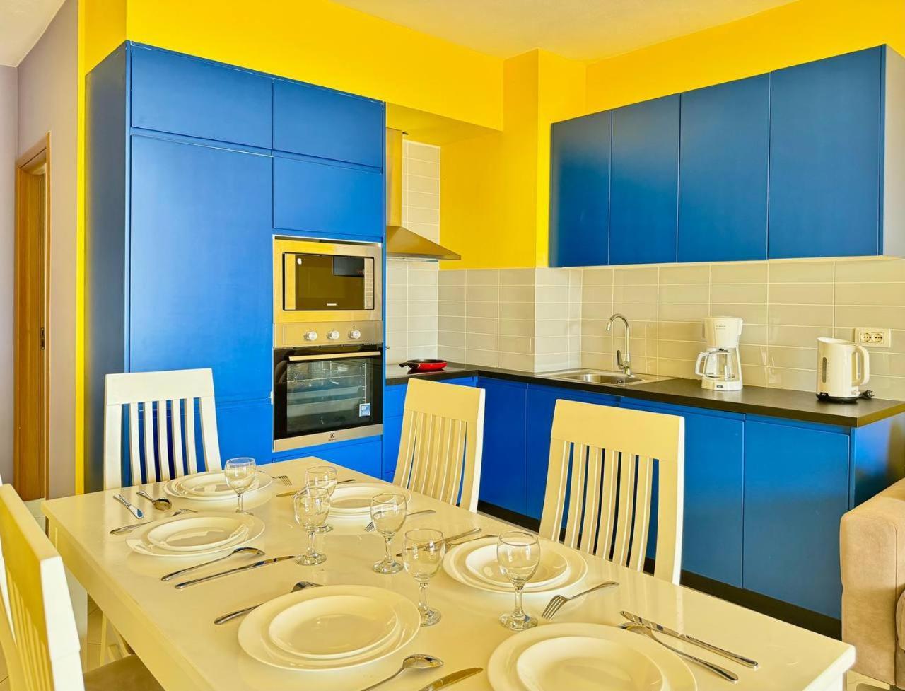 Colorful Sea View Apartment Sarande Bagian luar foto