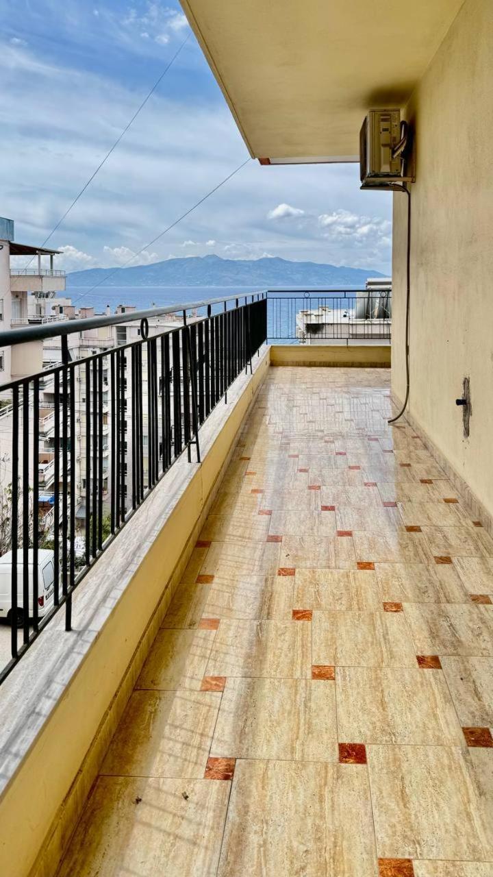 Colorful Sea View Apartment Sarande Bagian luar foto