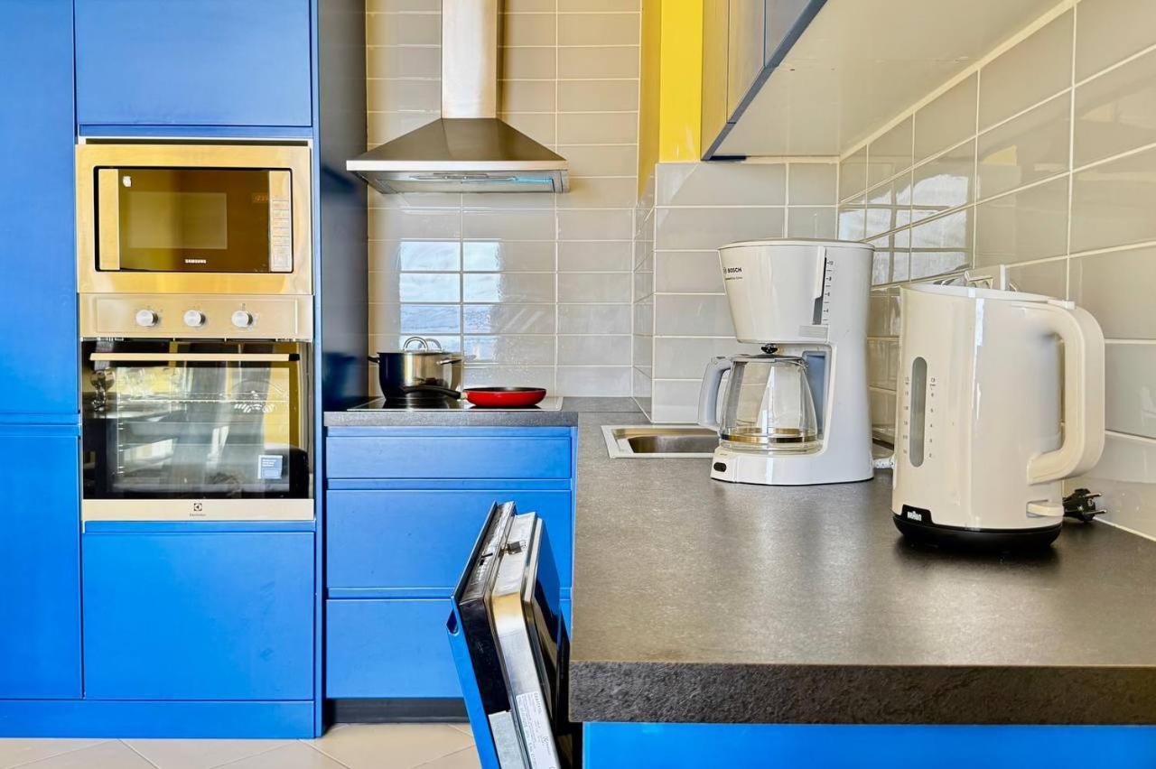 Colorful Sea View Apartment Sarande Bagian luar foto