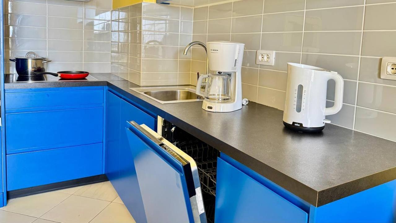 Colorful Sea View Apartment Sarande Bagian luar foto