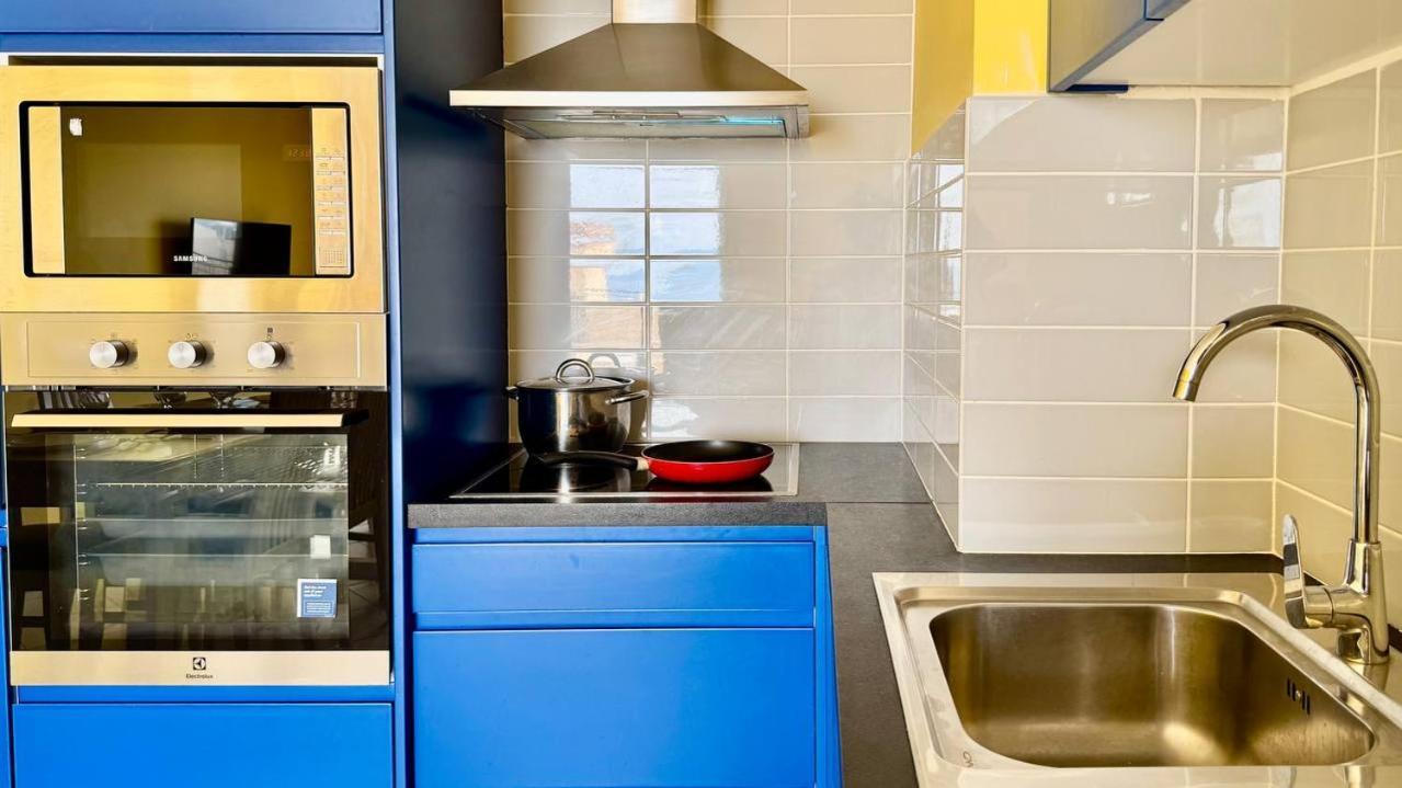 Colorful Sea View Apartment Sarande Bagian luar foto