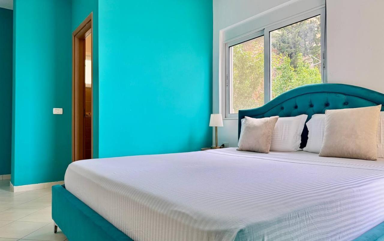 Colorful Sea View Apartment Sarande Bagian luar foto