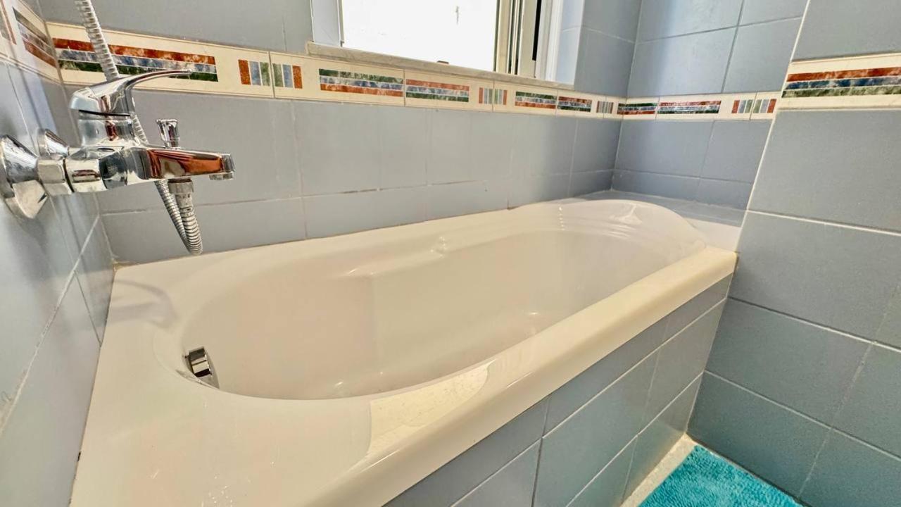 Colorful Sea View Apartment Sarande Bagian luar foto