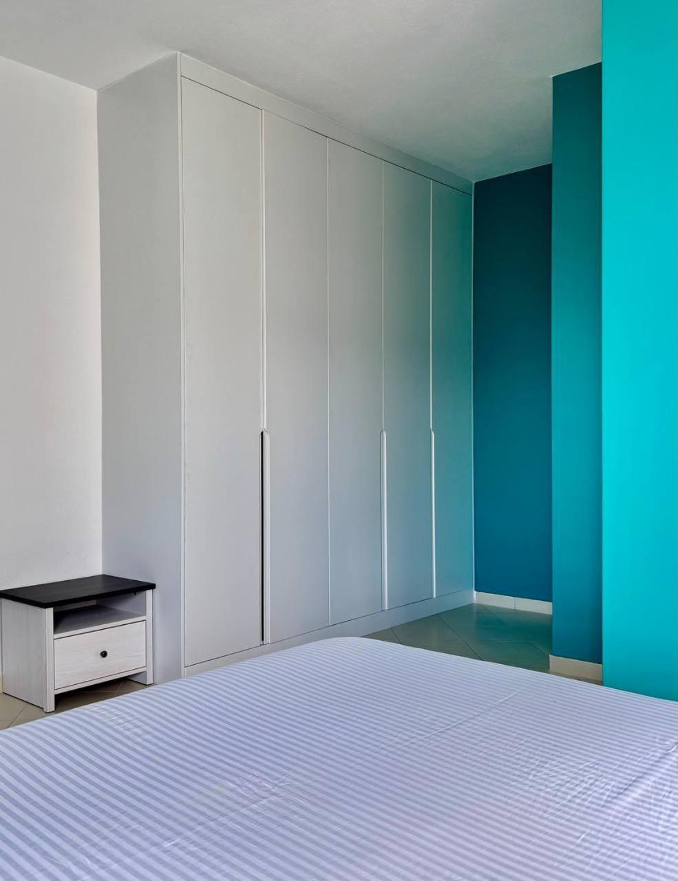 Colorful Sea View Apartment Sarande Bagian luar foto
